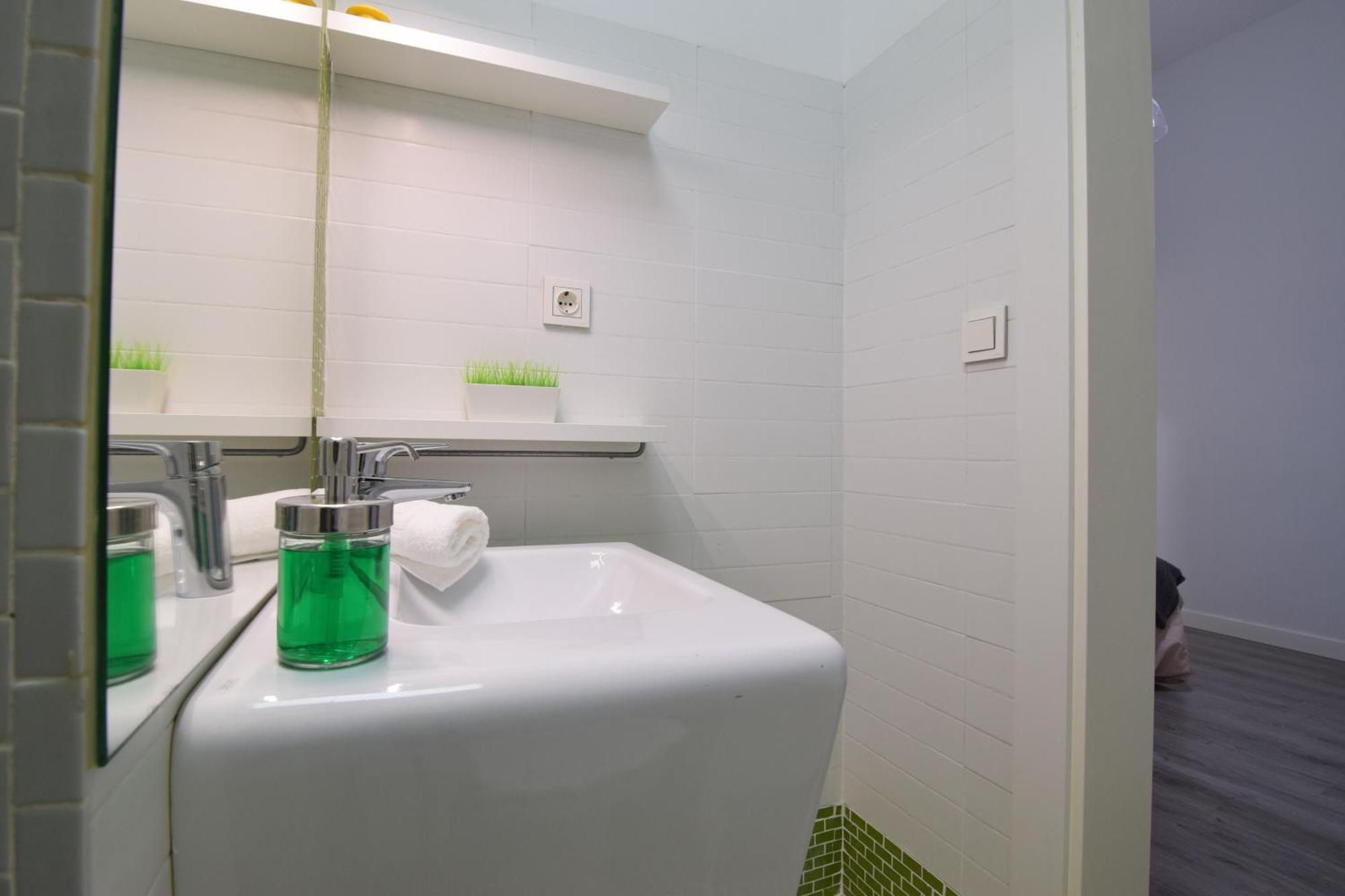 Apartamento Atarazanas Malaga Centro Historico ภายนอก รูปภาพ
