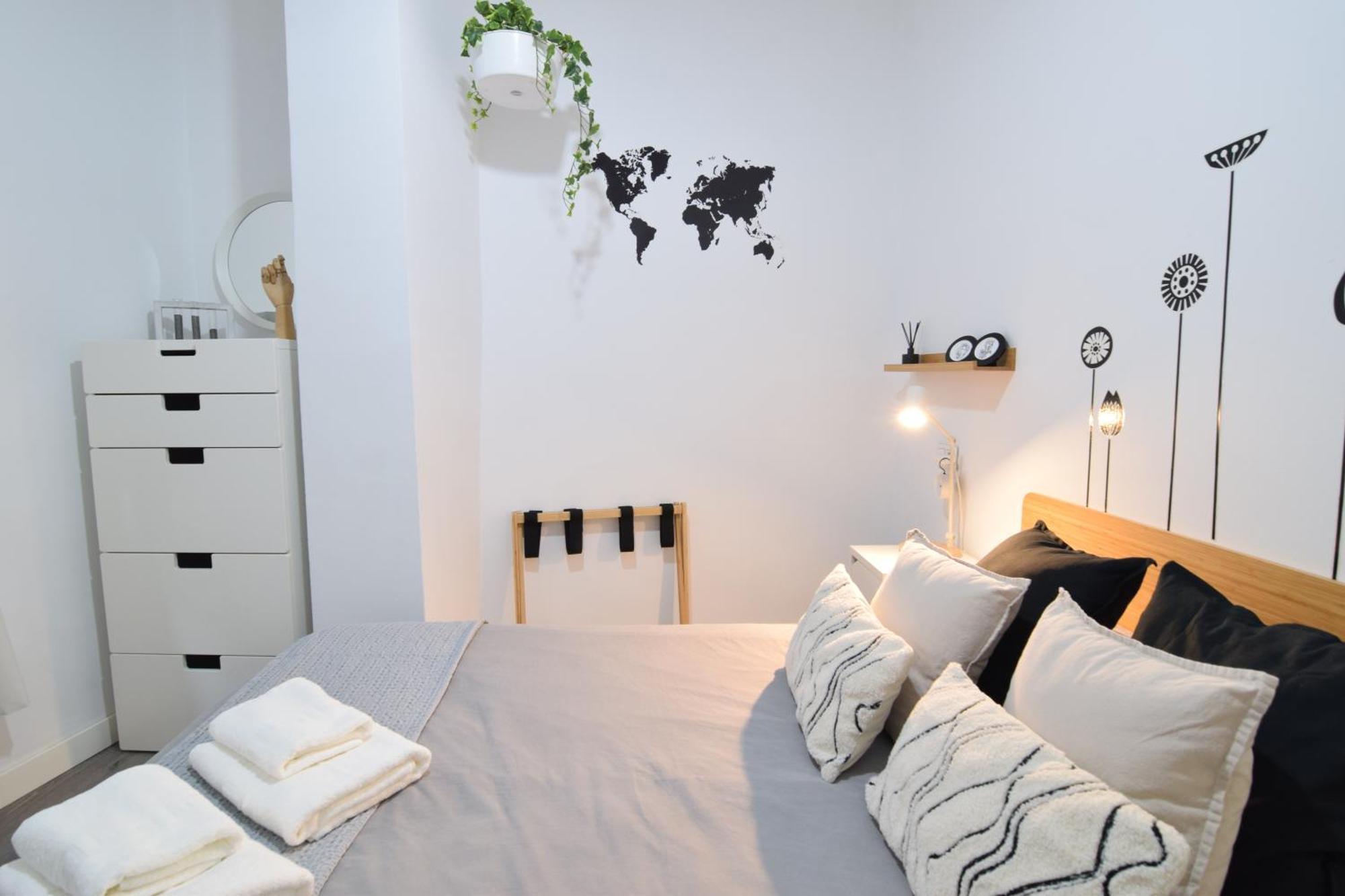 Apartamento Atarazanas Malaga Centro Historico ภายนอก รูปภาพ