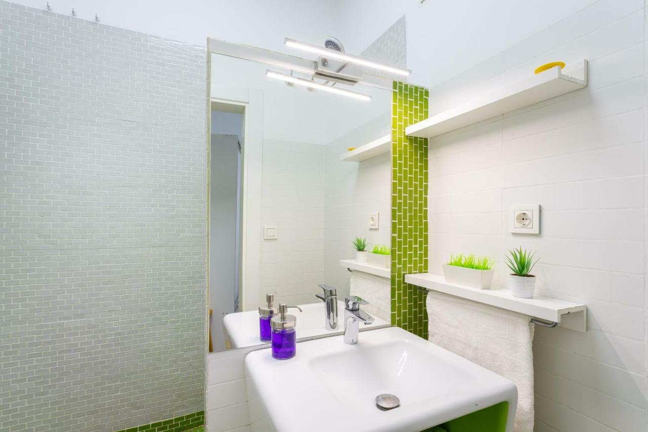 Apartamento Atarazanas Malaga Centro Historico ภายนอก รูปภาพ